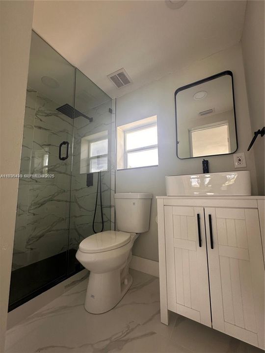 На продажу: $299,000 (2 спален, 2 ванн, 0 Квадратных фут)