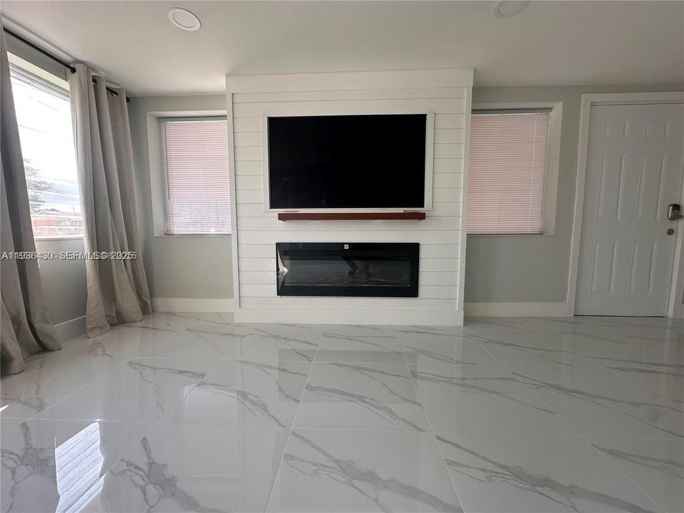 На продажу: $299,000 (2 спален, 2 ванн, 0 Квадратных фут)