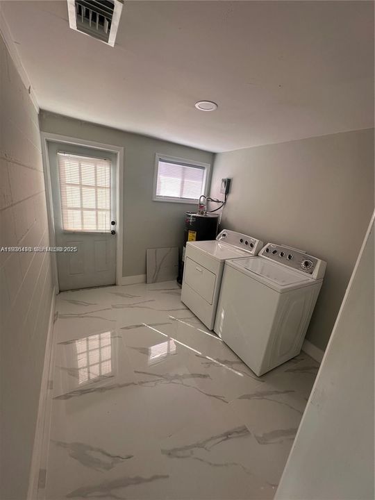 На продажу: $299,000 (2 спален, 2 ванн, 0 Квадратных фут)