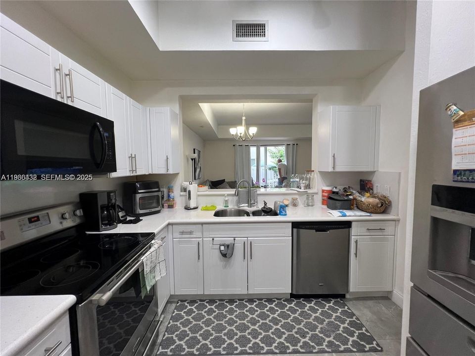 For Sale: $476,000 (2 beds, 2 baths, 1352 Square Feet)