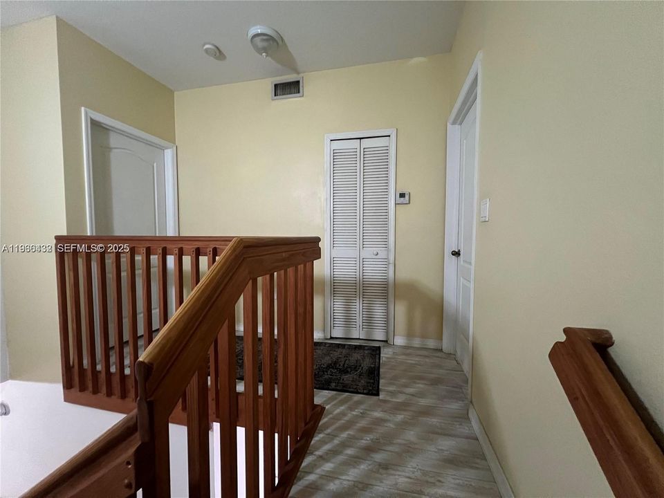 For Sale: $476,000 (2 beds, 2 baths, 1352 Square Feet)