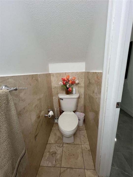 For Sale: $476,000 (2 beds, 2 baths, 1352 Square Feet)