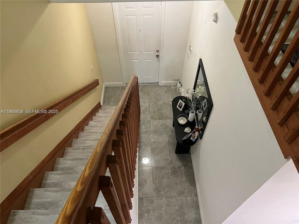 For Sale: $476,000 (2 beds, 2 baths, 1352 Square Feet)