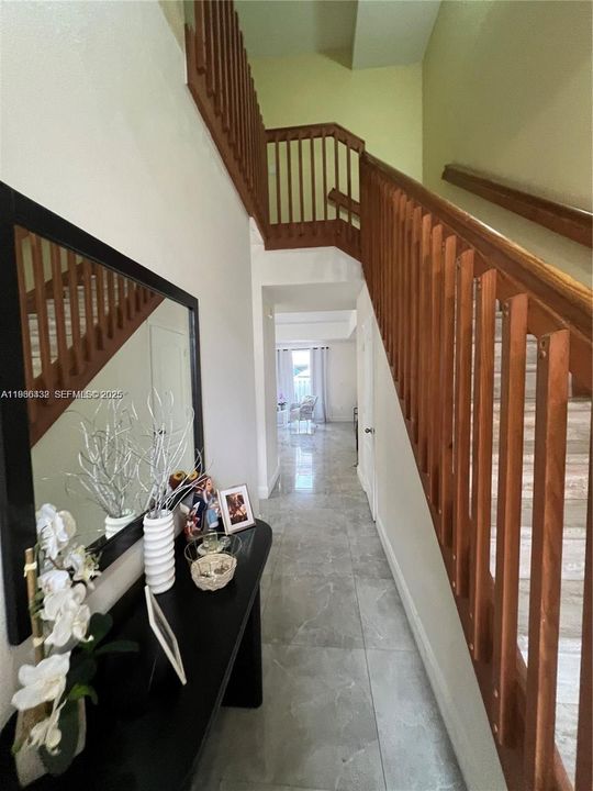 For Sale: $476,000 (2 beds, 2 baths, 1352 Square Feet)