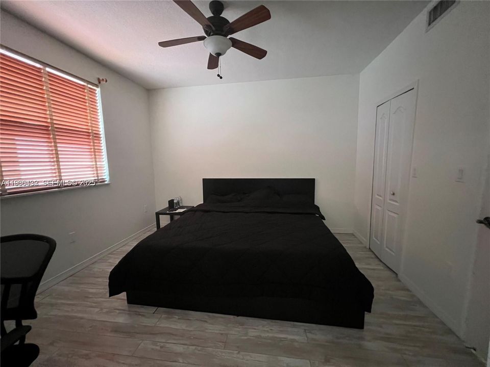 For Sale: $476,000 (2 beds, 2 baths, 1352 Square Feet)