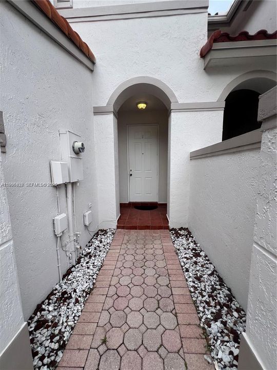 For Sale: $476,000 (2 beds, 2 baths, 1352 Square Feet)