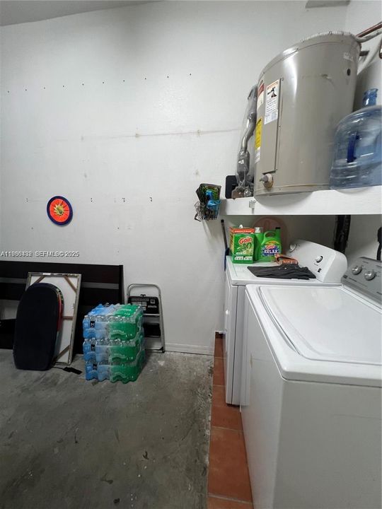 For Sale: $476,000 (2 beds, 2 baths, 1352 Square Feet)