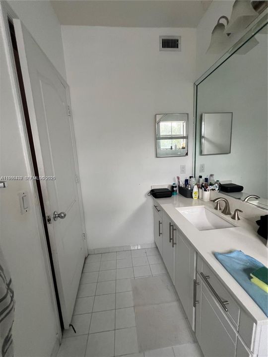 For Sale: $476,000 (2 beds, 2 baths, 1352 Square Feet)