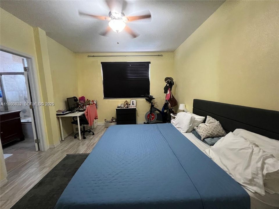 For Sale: $476,000 (2 beds, 2 baths, 1352 Square Feet)