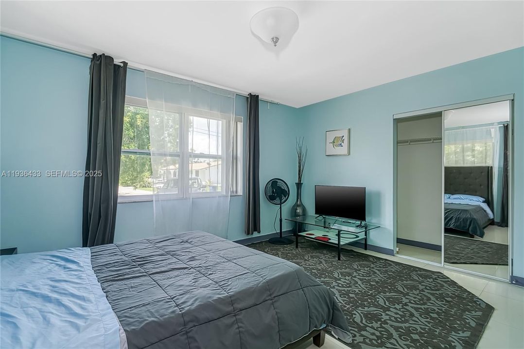 出租: $4,500 (4 贝兹, 2 浴室, 1542 平方英尺)