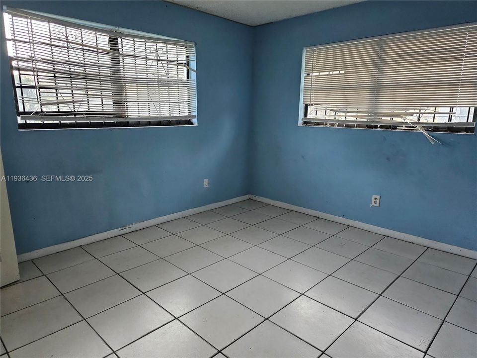 For Sale: $495,000 (4 beds, 2 baths, 1980 Square Feet)