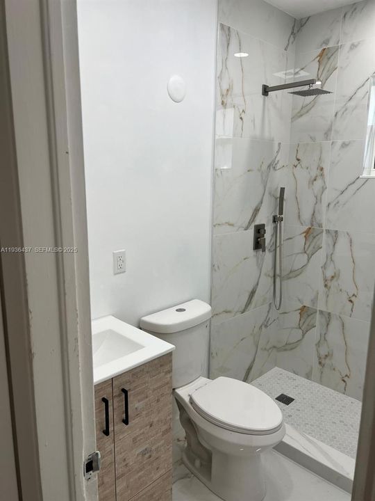 出租: $3,600 (3 贝兹, 2 浴室, 1423 平方英尺)