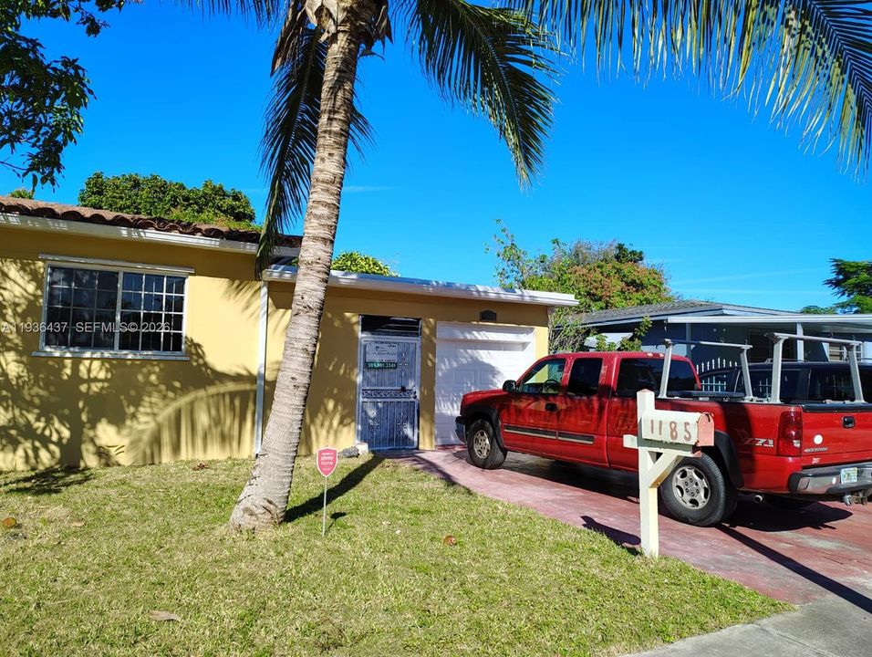 В аренду: $3,600 (3 спален, 2 ванн, 1423 Квадратных фут)