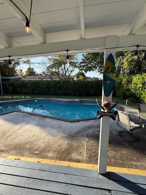 В аренду: $3,450 (3 спален, 2 ванн, 1196 Квадратных фут)