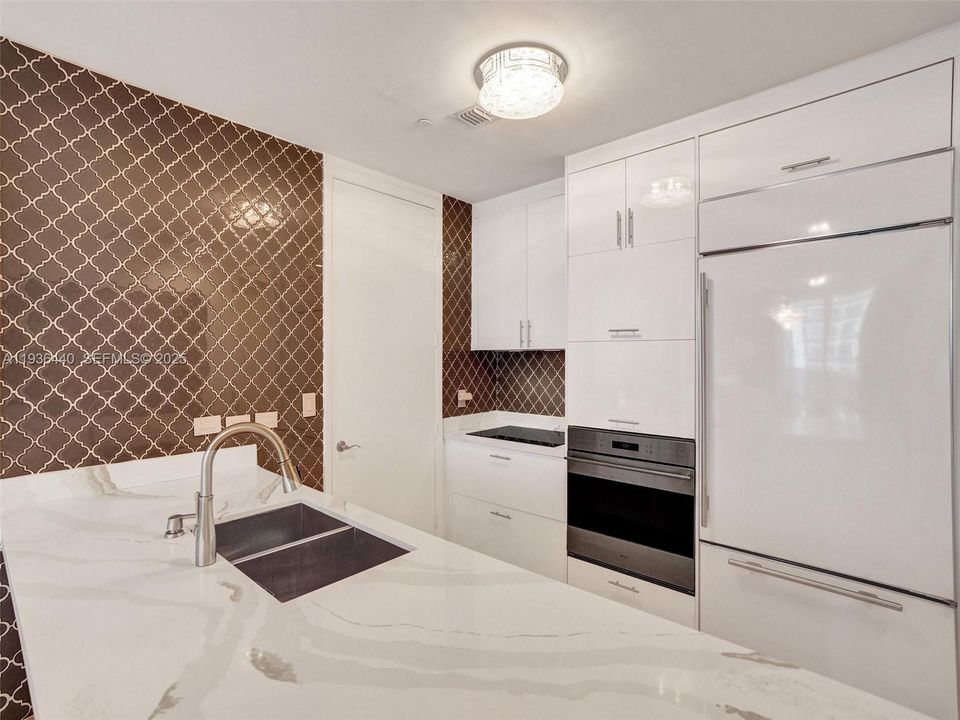 En Venta: $1,748,877 (3 camas, 3 baños, 1979 Pies cuadrados)