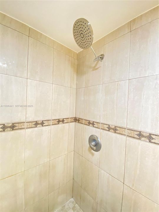 出租: $2,350 (2 贝兹, 2 浴室, 870 平方英尺)