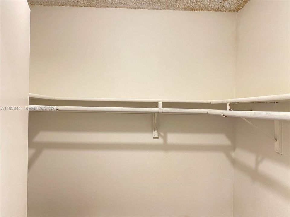 出租: $2,350 (2 贝兹, 2 浴室, 870 平方英尺)