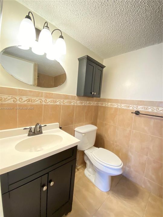 出租: $2,350 (2 贝兹, 2 浴室, 870 平方英尺)