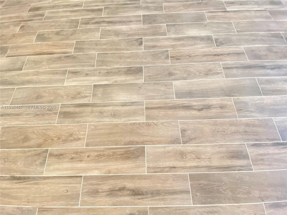 出租: $2,350 (2 贝兹, 2 浴室, 870 平方英尺)