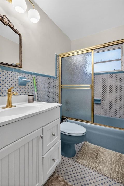 For Rent: $4,850 (5 beds, 2 baths, 3526 Square Feet)