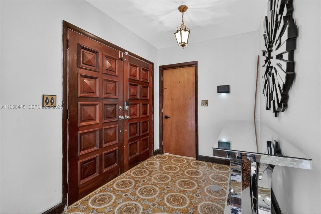 For Rent: $4,850 (5 beds, 2 baths, 3526 Square Feet)