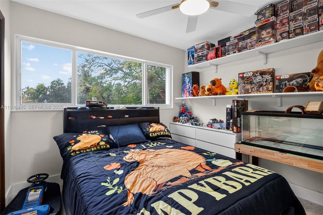 For Rent: $4,850 (5 beds, 2 baths, 3526 Square Feet)