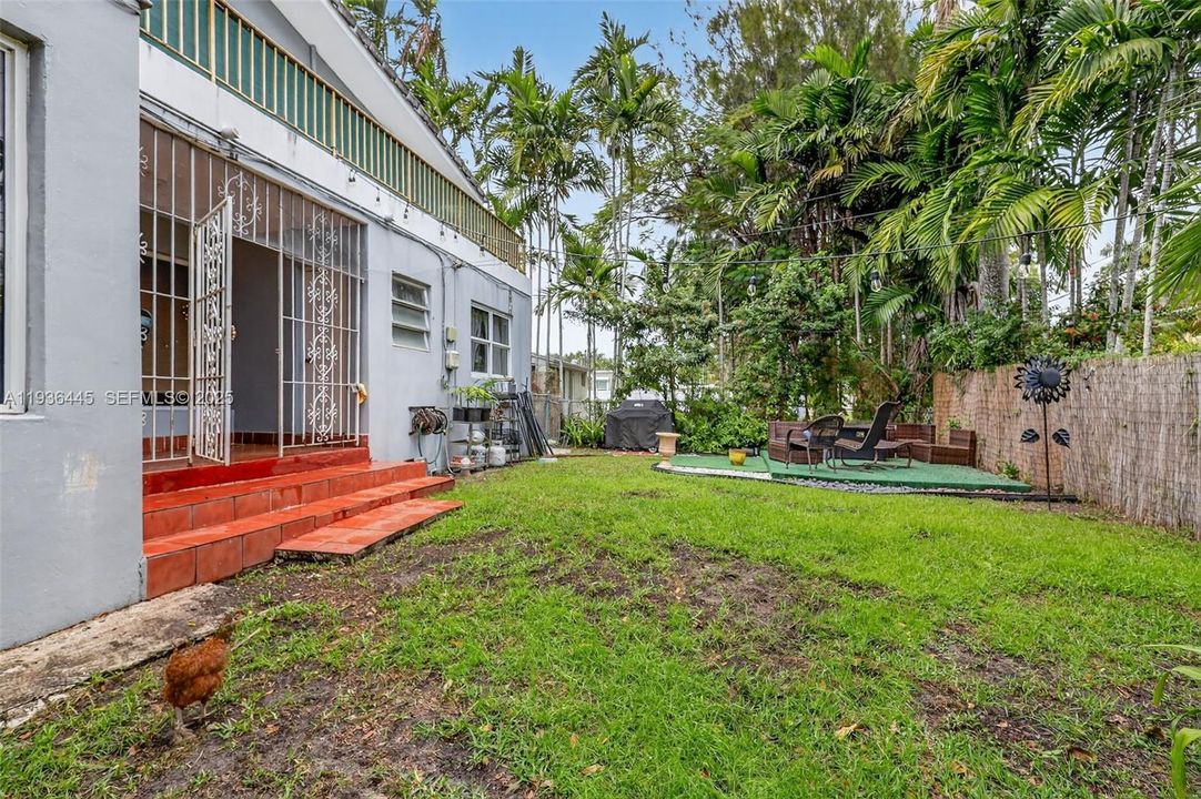 For Rent: $4,850 (5 beds, 2 baths, 3526 Square Feet)