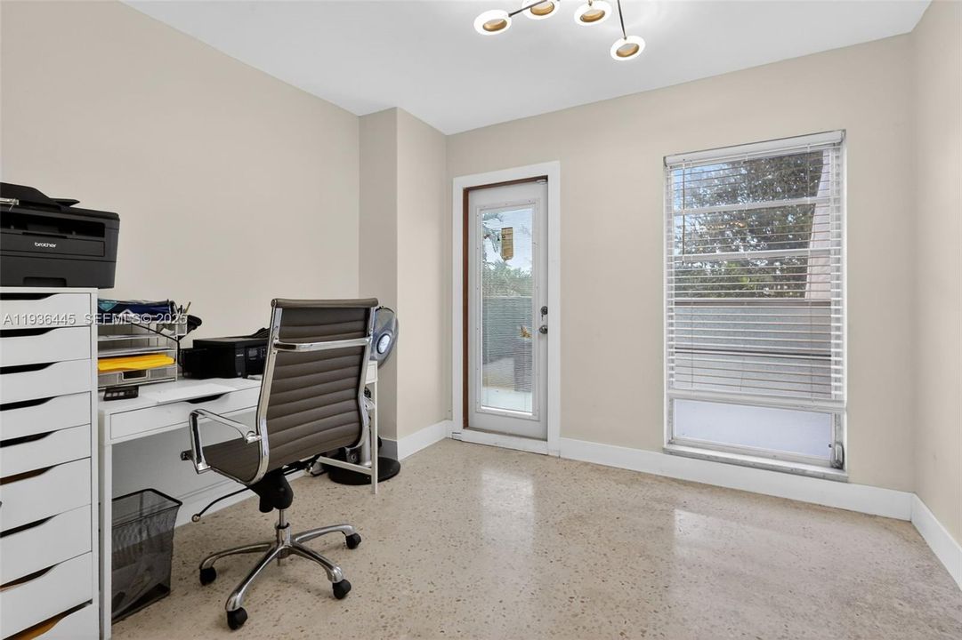 For Rent: $4,850 (5 beds, 2 baths, 3526 Square Feet)