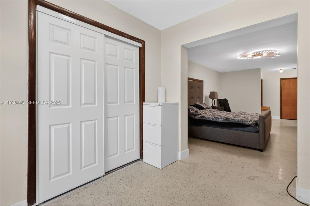 For Rent: $4,850 (5 beds, 2 baths, 3526 Square Feet)