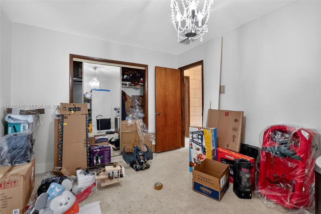 For Rent: $4,850 (5 beds, 2 baths, 3526 Square Feet)