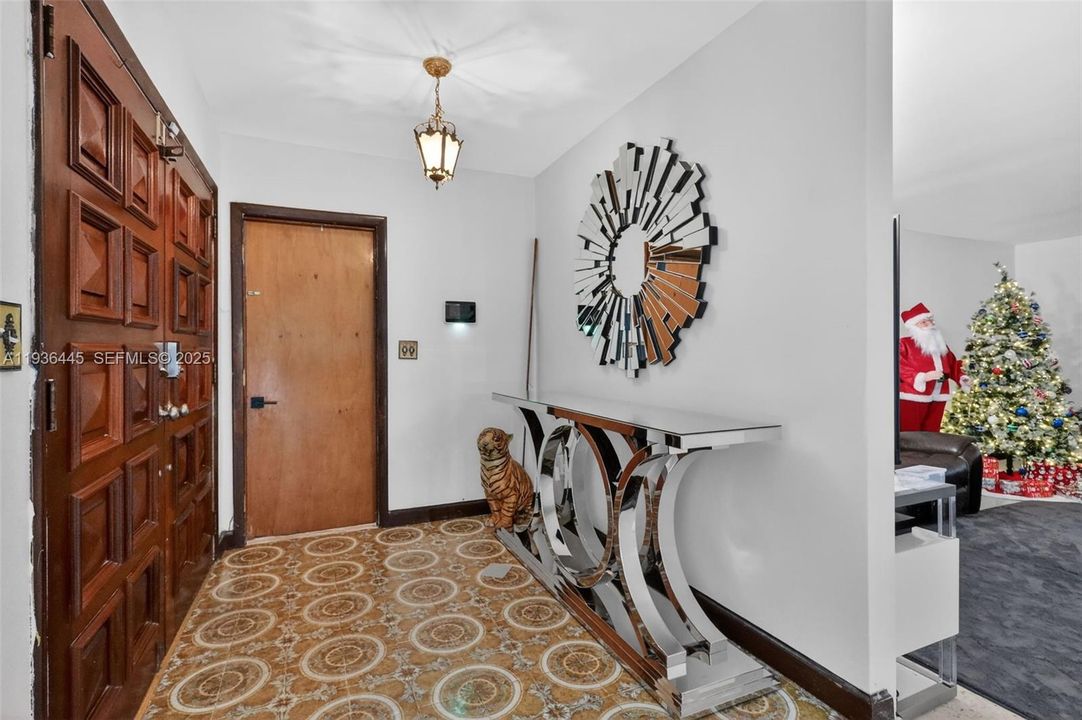 For Rent: $4,850 (5 beds, 2 baths, 3526 Square Feet)