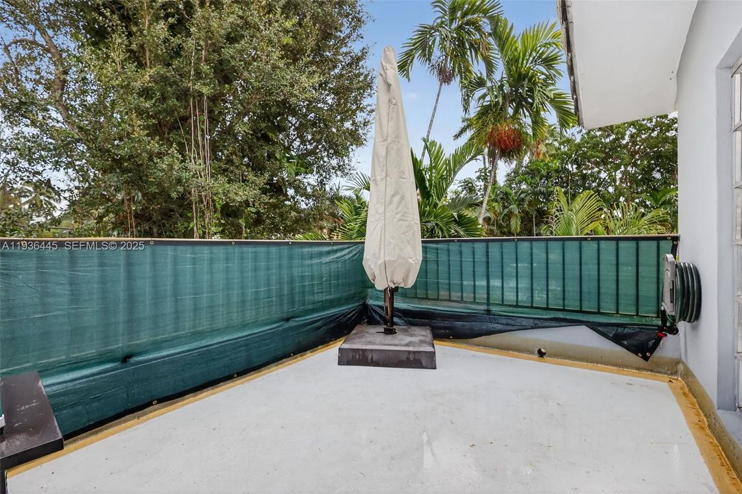 For Rent: $4,850 (5 beds, 2 baths, 3526 Square Feet)