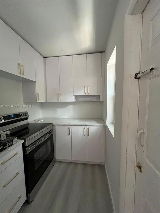 В аренду: $1,900 (1 спален, 1 ванн, 646 Квадратных фут)