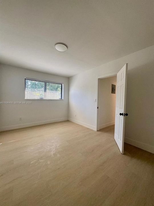 В аренду: $1,599 (1 спален, 1 ванн, 3296 Квадратных фут)