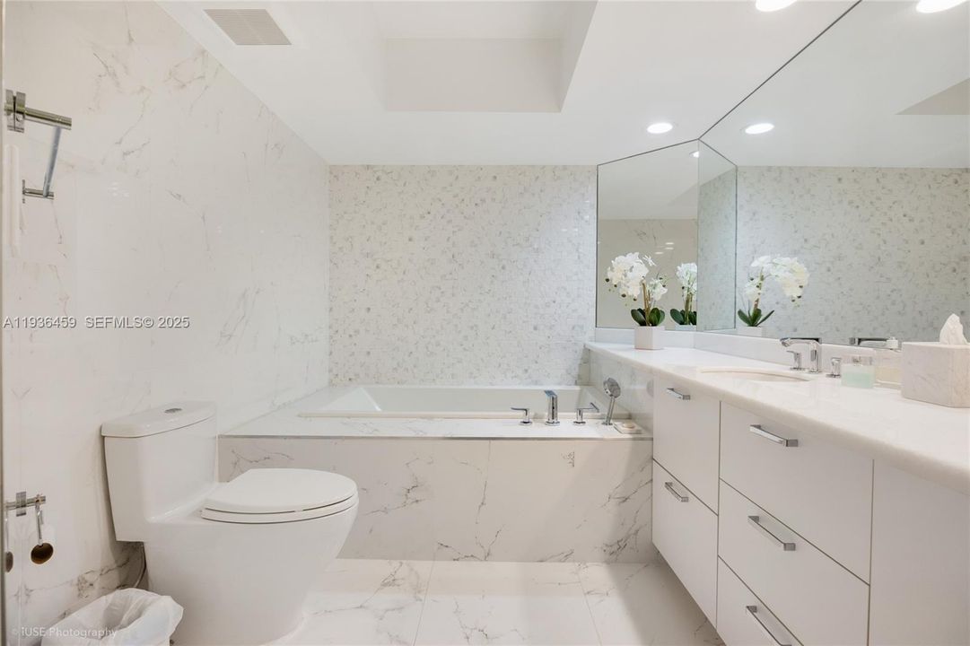 出租: $5,900 (2 贝兹, 2 浴室, 1460 平方英尺)