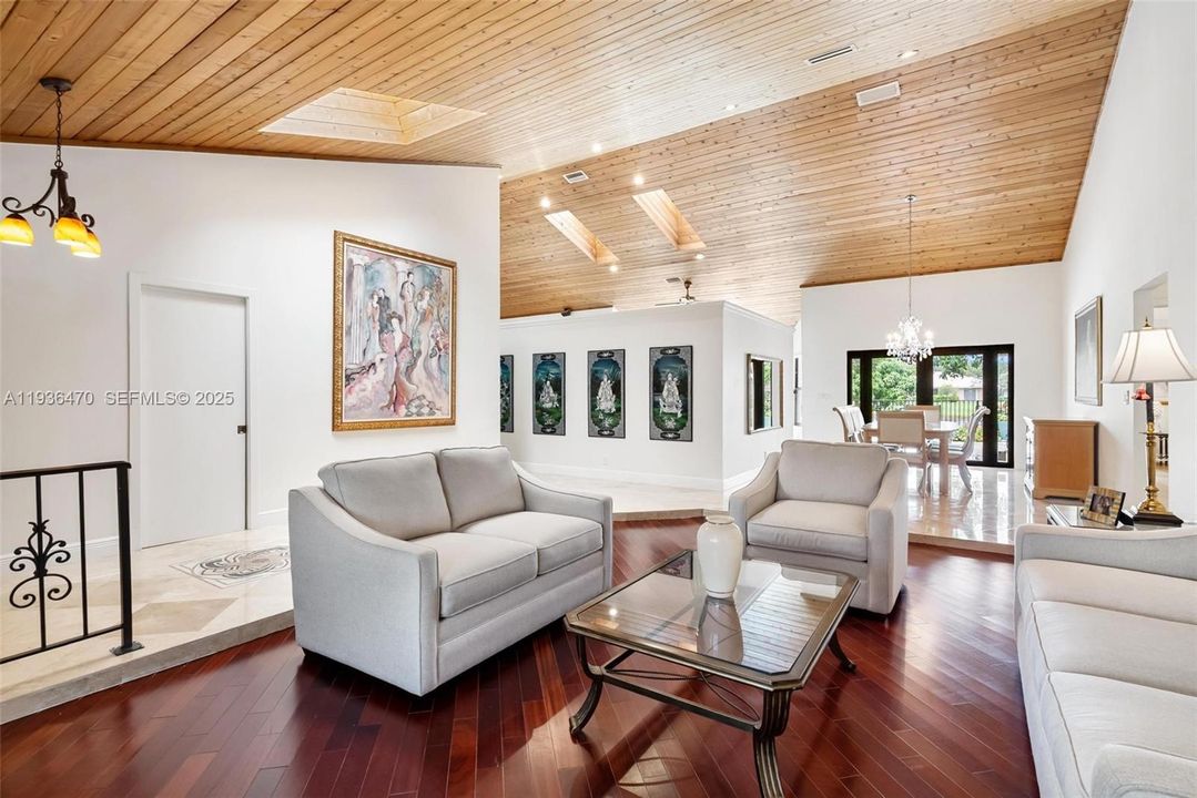 En Venta: $1,450,000 (3 camas, 2 baños, 2854 Pies cuadrados)