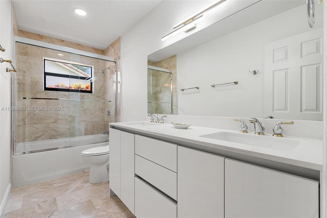 En Venta: $1,450,000 (3 camas, 2 baños, 2854 Pies cuadrados)