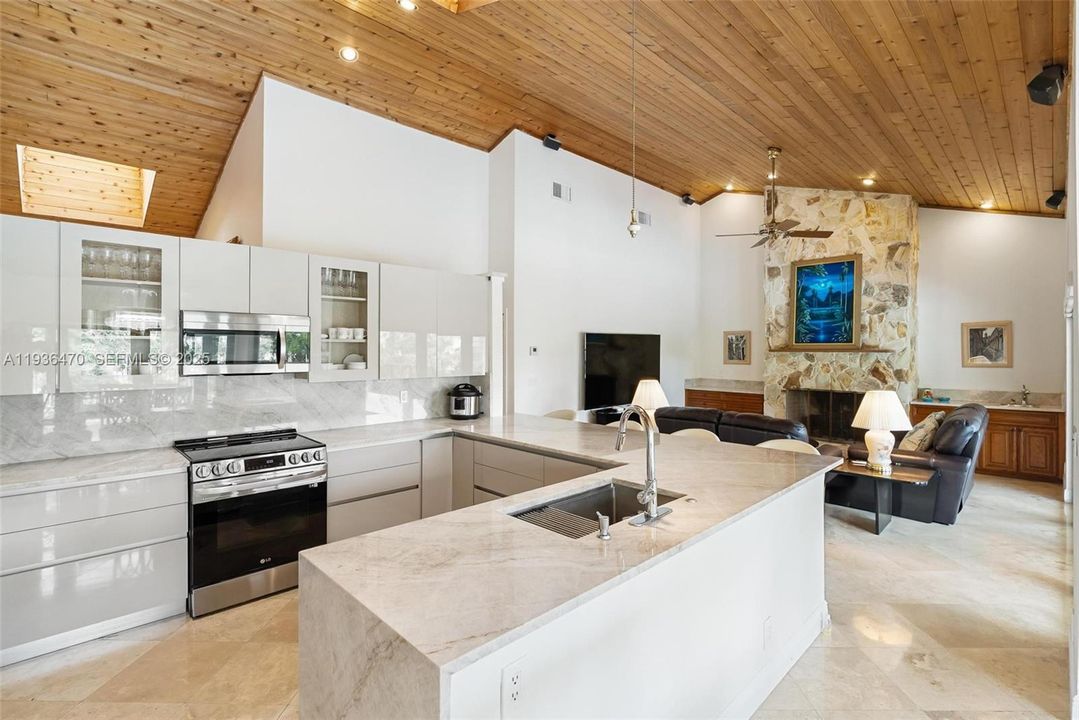 En Venta: $1,450,000 (3 camas, 2 baños, 2854 Pies cuadrados)