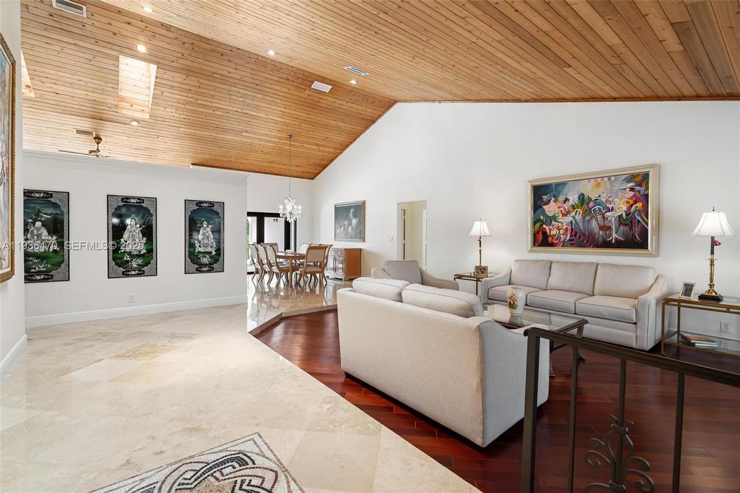 En Venta: $1,450,000 (3 camas, 2 baños, 2854 Pies cuadrados)