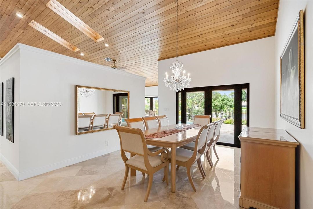 En Venta: $1,450,000 (3 camas, 2 baños, 2854 Pies cuadrados)