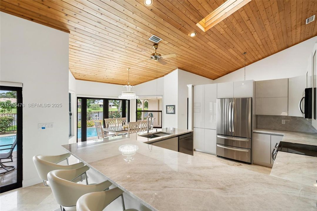 En Venta: $1,450,000 (3 camas, 2 baños, 2854 Pies cuadrados)