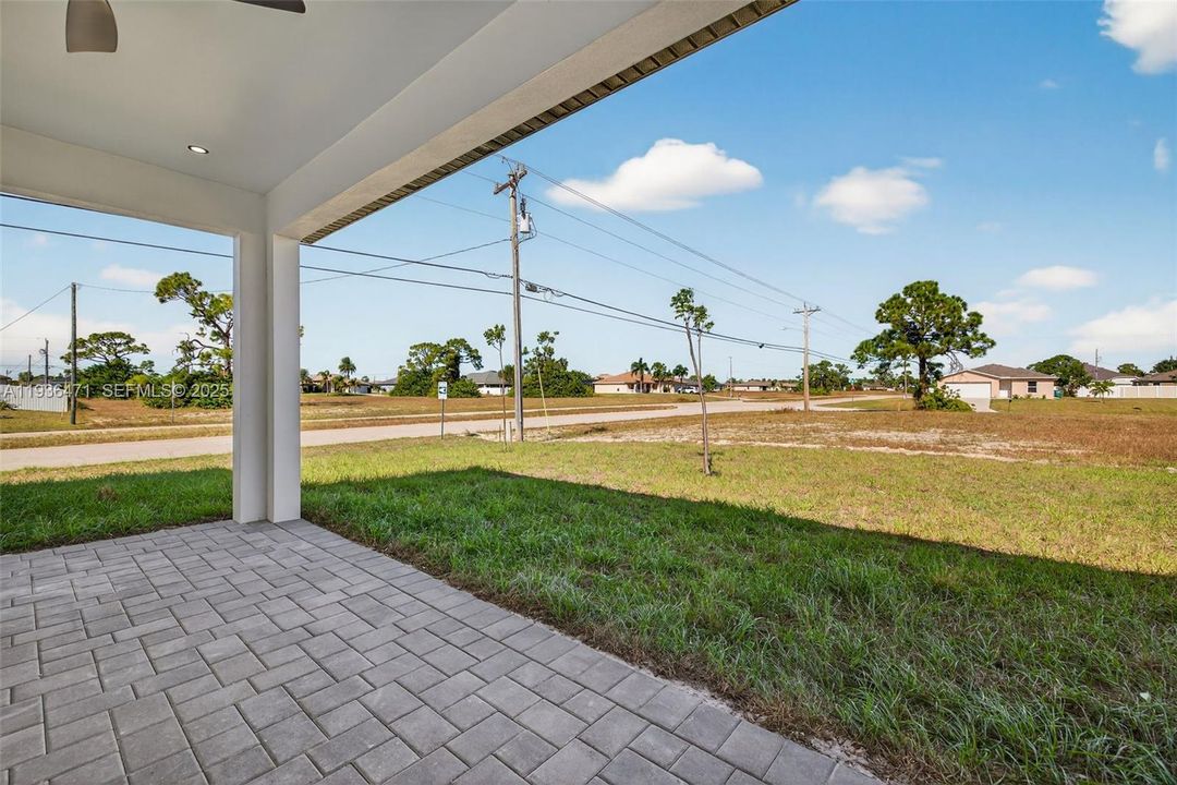 На продажу: $375,000 (3 спален, 2 ванн, 1420 Квадратных фут)