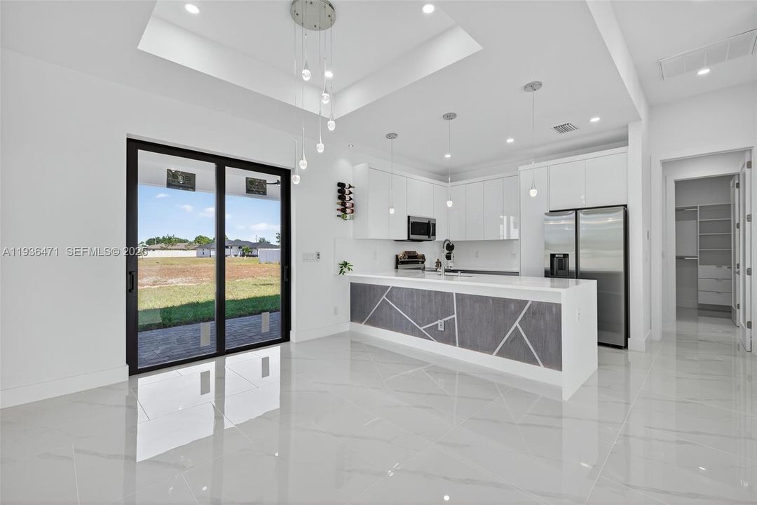 На продажу: $375,000 (3 спален, 2 ванн, 1420 Квадратных фут)