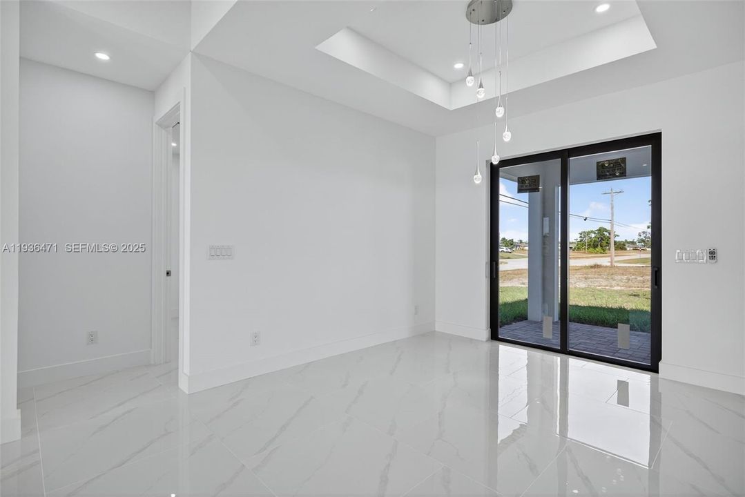 На продажу: $375,000 (3 спален, 2 ванн, 1420 Квадратных фут)