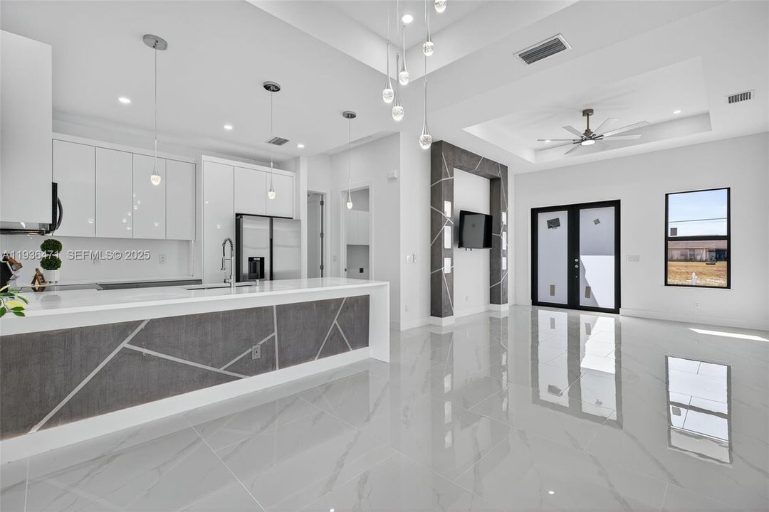 На продажу: $375,000 (3 спален, 2 ванн, 1420 Квадратных фут)