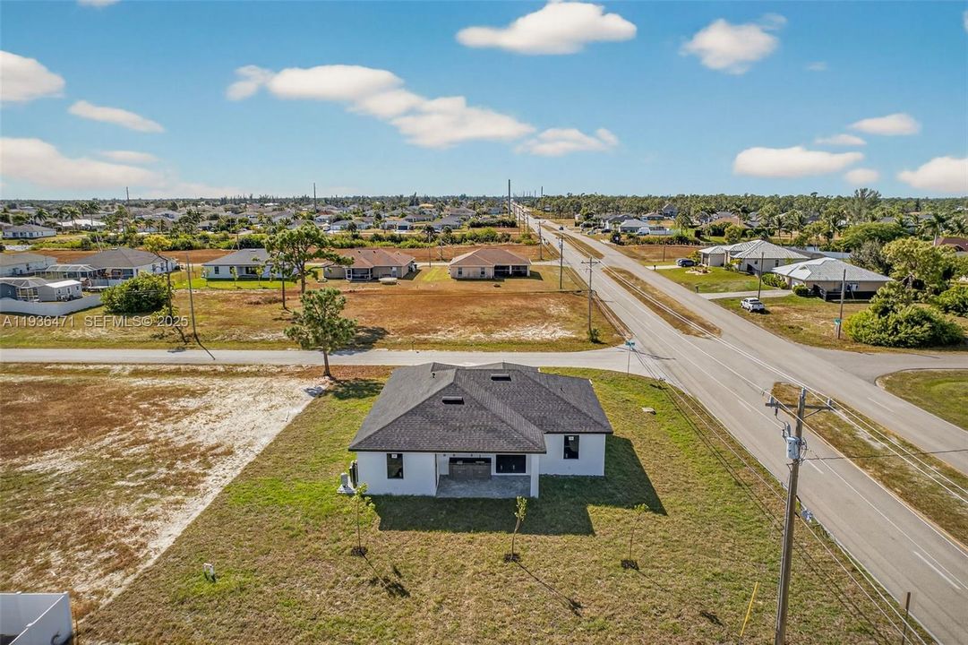 На продажу: $375,000 (3 спален, 2 ванн, 1420 Квадратных фут)