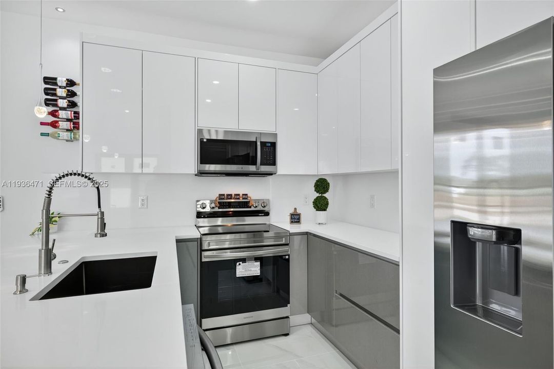 На продажу: $375,000 (3 спален, 2 ванн, 1420 Квадратных фут)