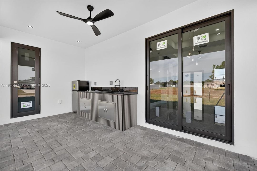 На продажу: $375,000 (3 спален, 2 ванн, 1420 Квадратных фут)