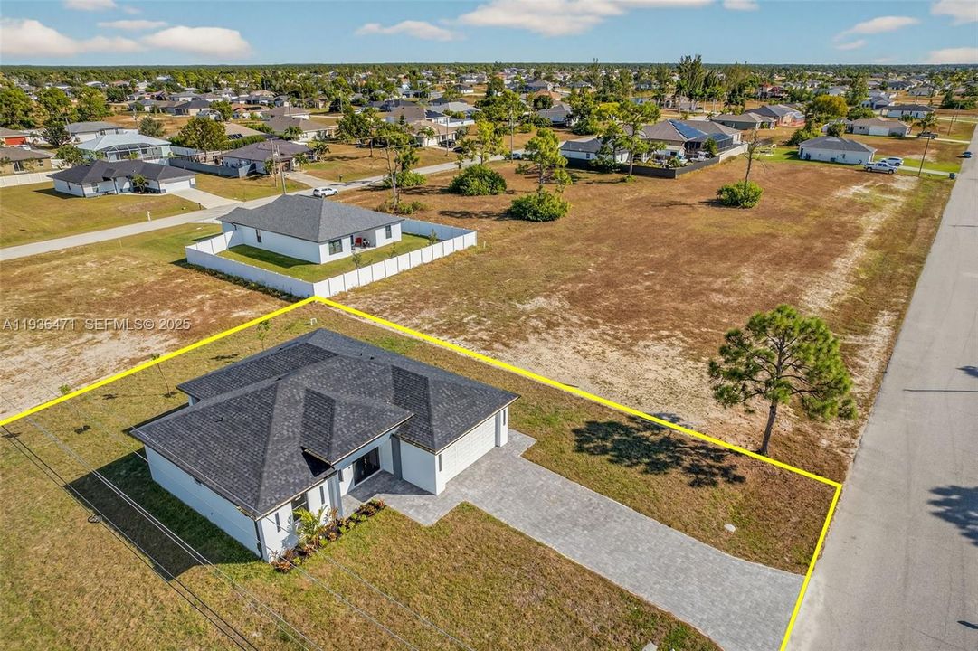 На продажу: $375,000 (3 спален, 2 ванн, 1420 Квадратных фут)