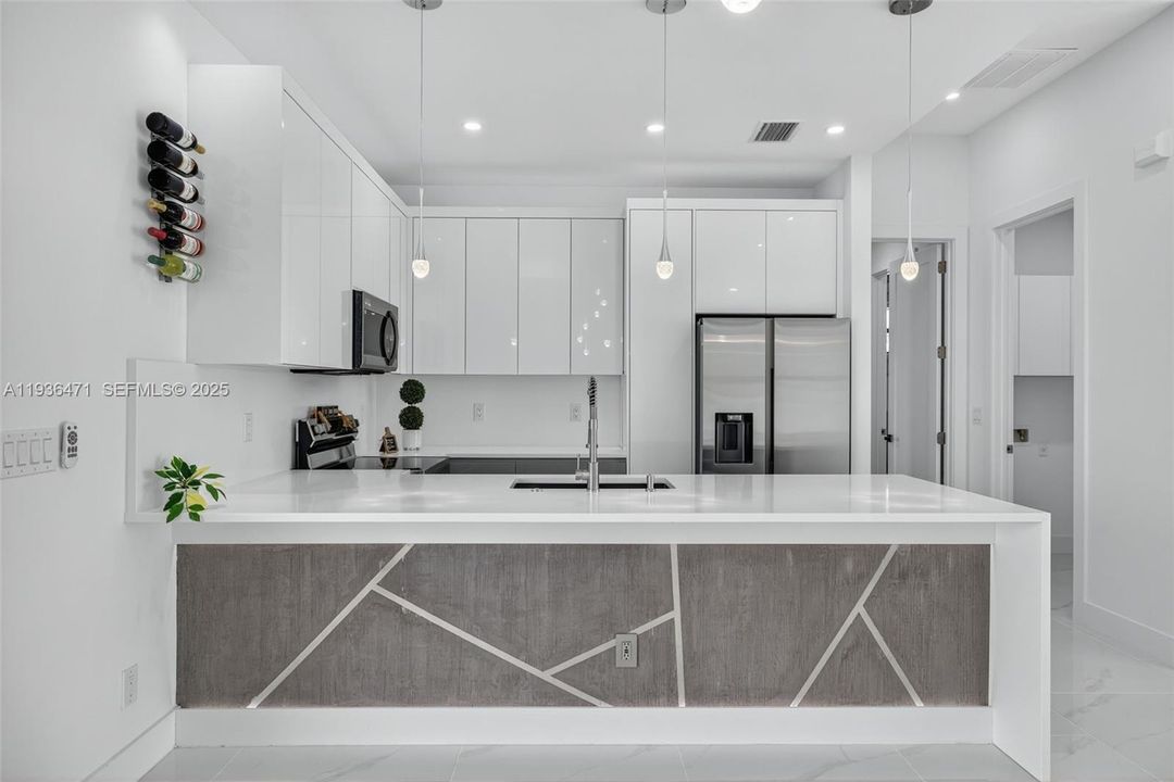 На продажу: $375,000 (3 спален, 2 ванн, 1420 Квадратных фут)